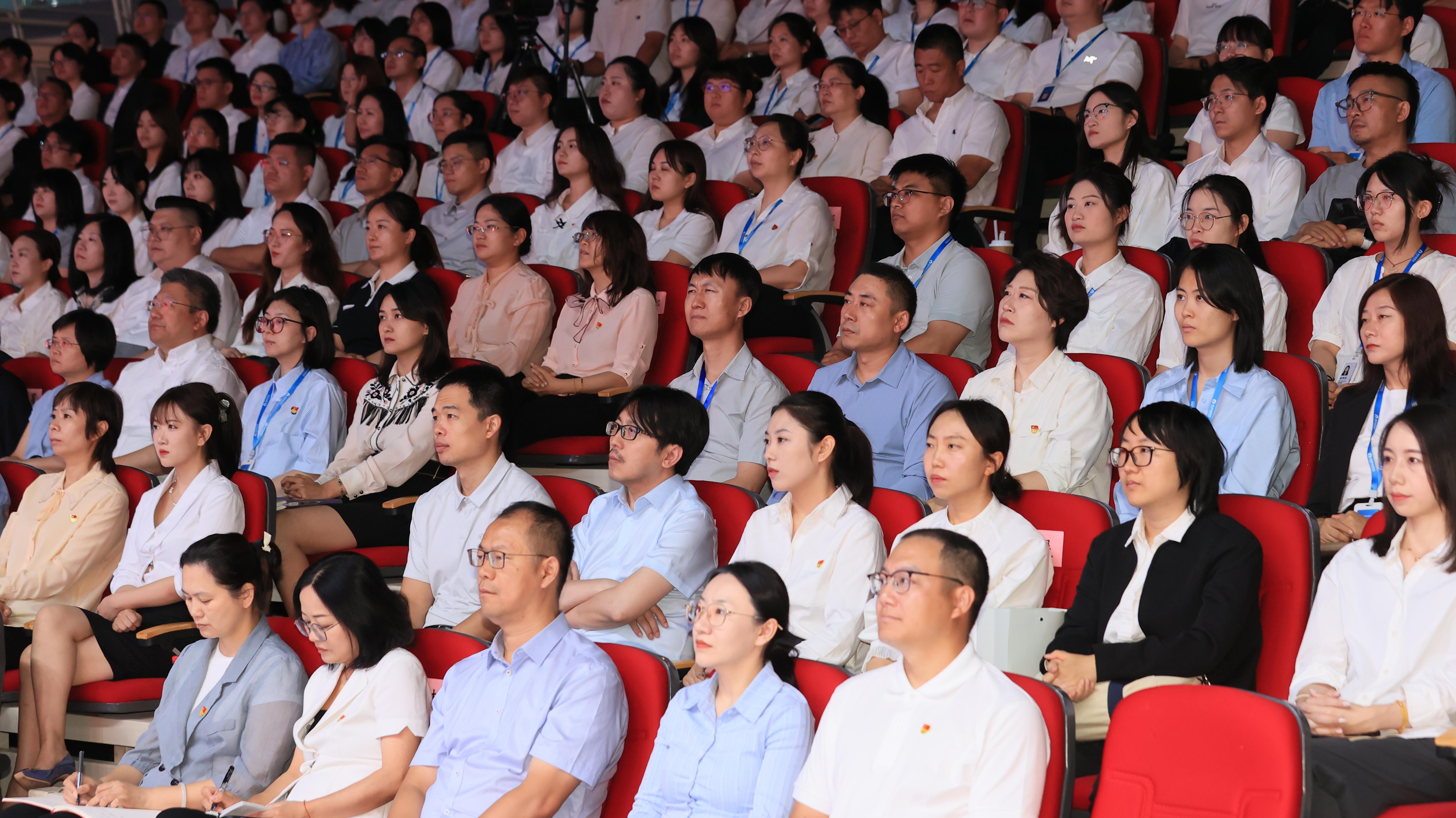 增强文化软实力，锻造硬核竞争力，奋力打造世界一流新国企——尚亦城集团召开2025年中工作推进会